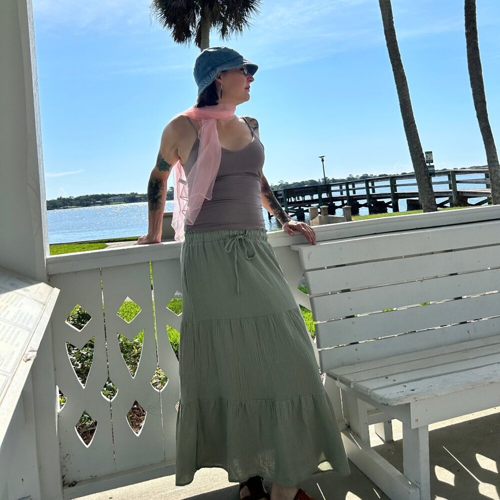 Very J. Elastic waist tiered maxi skirt Sage green (S,M,L) Ties at waist, has po